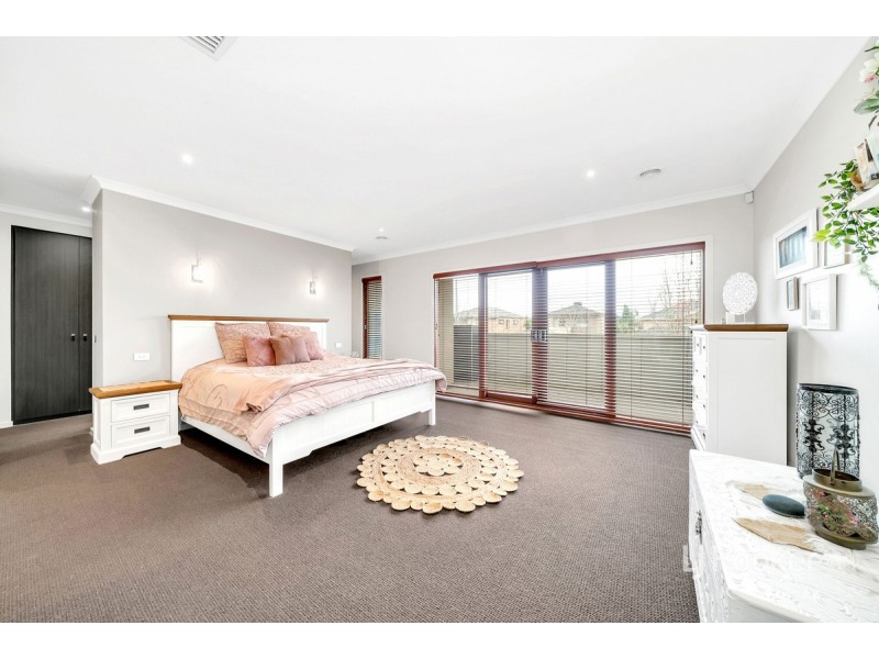 10 Kingsford Drive, Point Cook VIC 3030