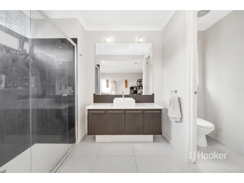 10 Kingsford Drive, Point Cook VIC 3030