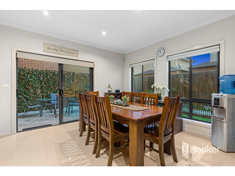 19 Grandview Avenue, Point Cook VIC 3030