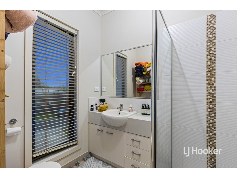 19 Grandview Avenue, Point Cook VIC 3030