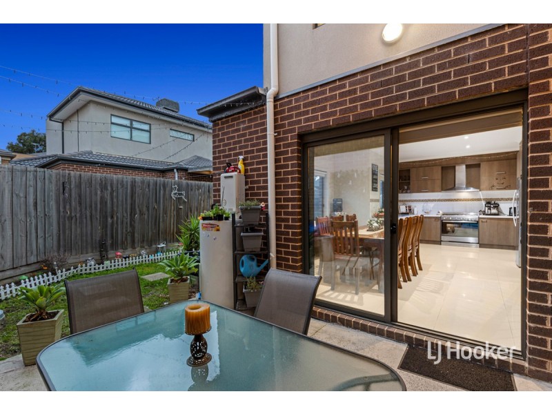 19 Grandview Avenue, Point Cook VIC 3030