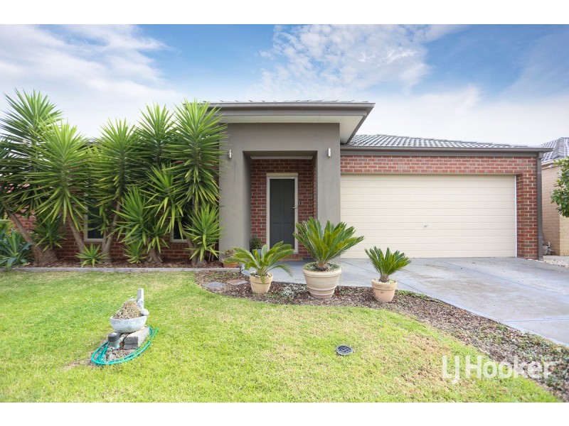 6 Whitecaps Avenue, Point Cook VIC 3030