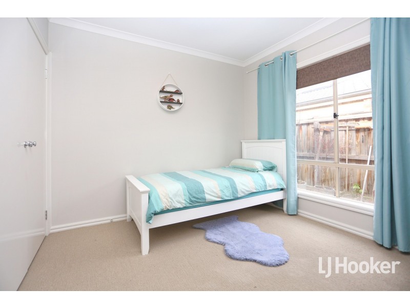 6 Whitecaps Avenue, Point Cook VIC 3030