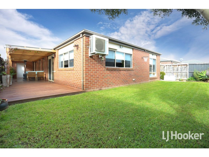 6 Whitecaps Avenue, Point Cook VIC 3030