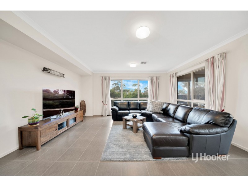 17 Toddington Avenue, Williams Landing VIC 3027