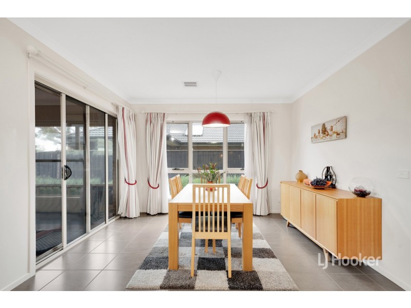 17 Toddington Avenue, Williams Landing VIC 3027