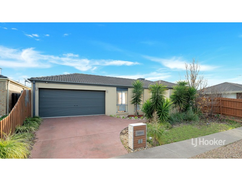 15 Finchley Park Crescent, Tarneit VIC 3029