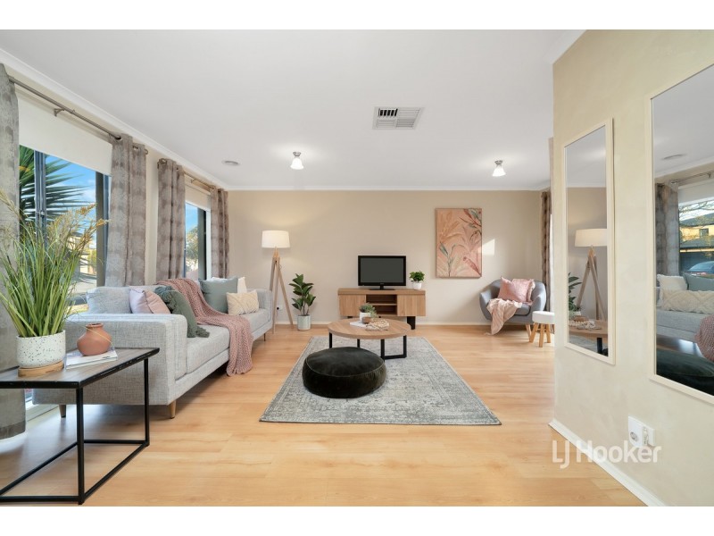 15 Finchley Park Crescent, Tarneit VIC 3029