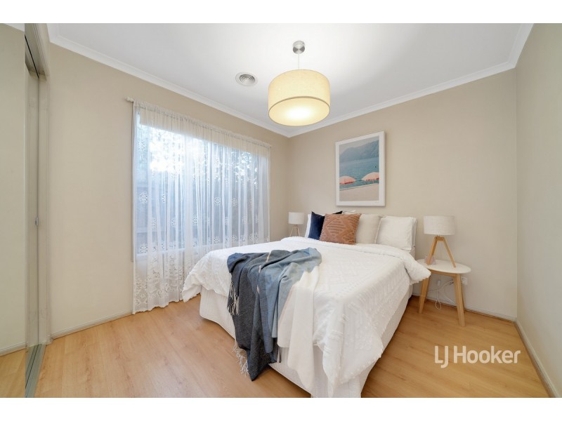 15 Finchley Park Crescent, Tarneit VIC 3029