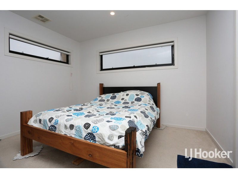 42 Umbrella Way, Point Cook VIC 3030