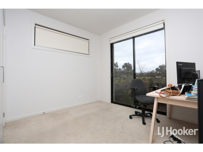 42 Umbrella Way, Point Cook VIC 3030