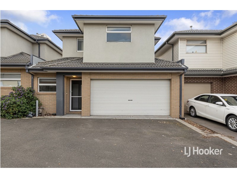 3/2 Westbury Parkway, Roxburgh Park VIC 3064