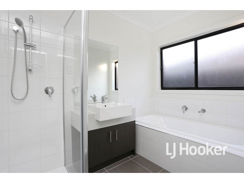 15 Elegante Road, Point Cook VIC 3030