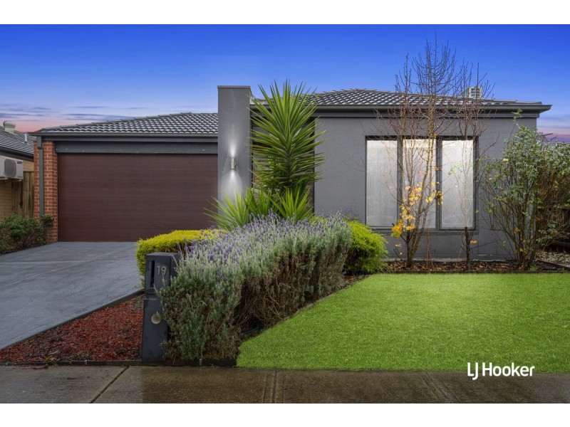 19 Geraldton Road, Point Cook VIC 3030