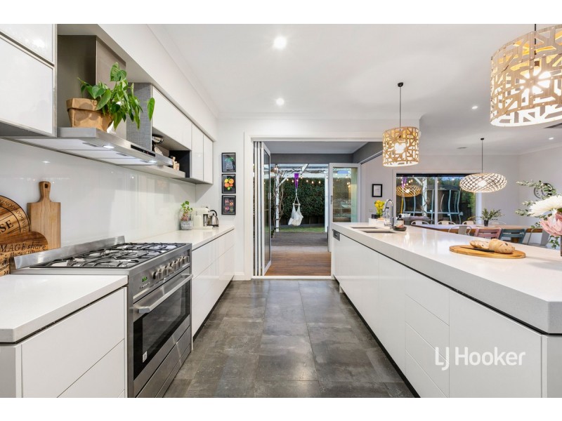 50 Mystic Grove, Point Cook VIC 3030