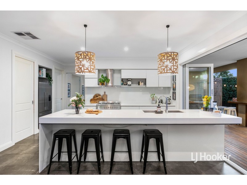 50 Mystic Grove, Point Cook VIC 3030