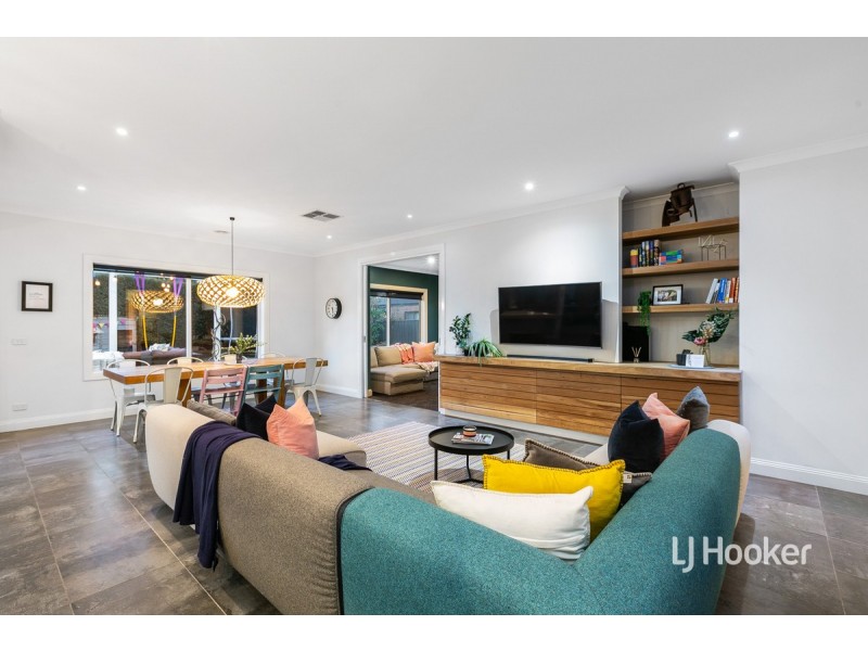 50 Mystic Grove, Point Cook VIC 3030