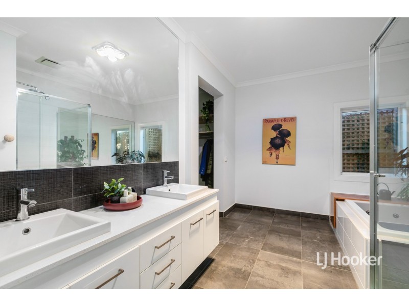 50 Mystic Grove, Point Cook VIC 3030