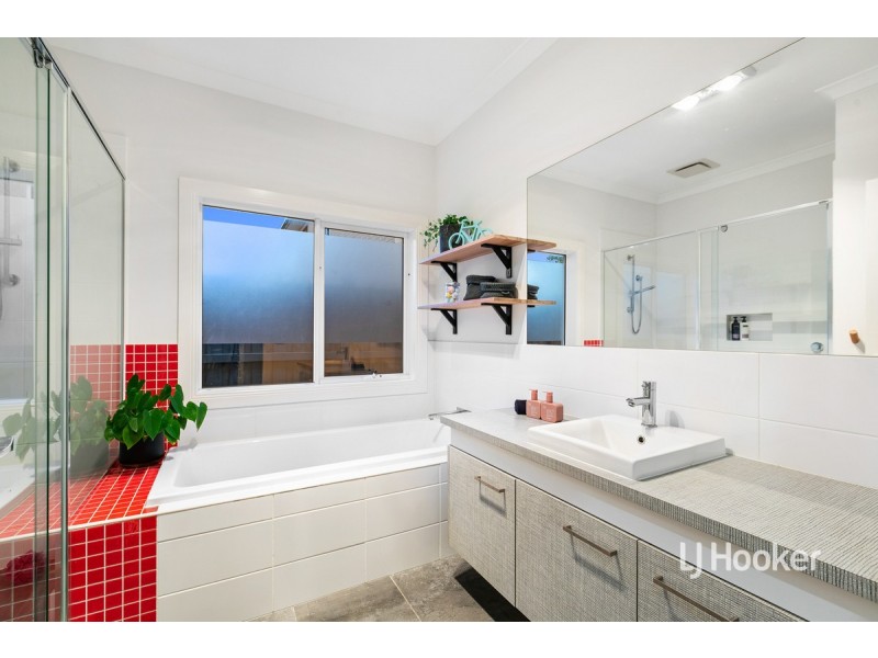 50 Mystic Grove, Point Cook VIC 3030