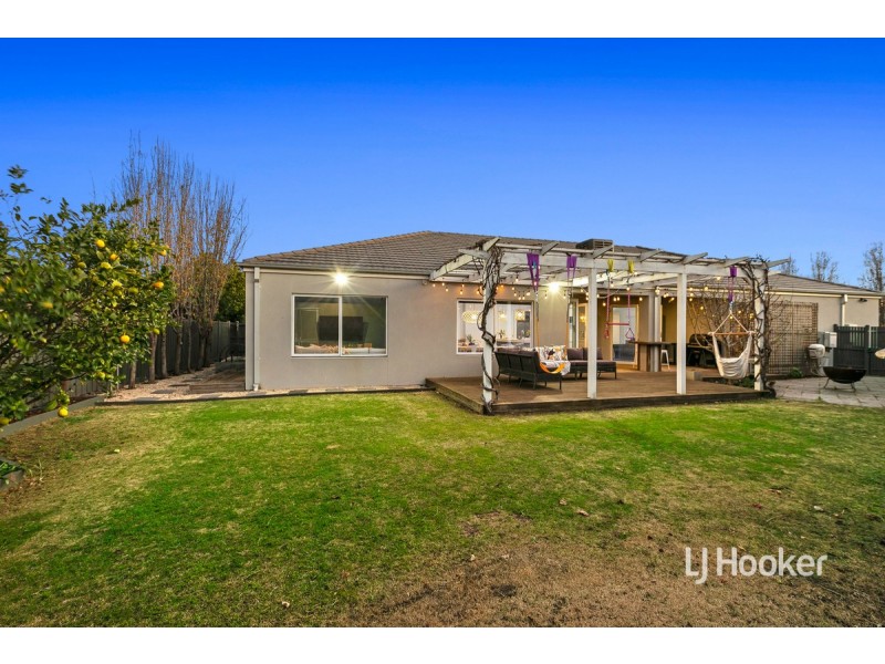 50 Mystic Grove, Point Cook VIC 3030