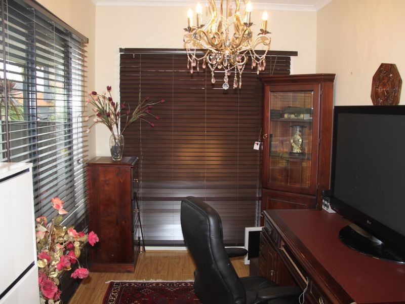 33 May Gibbs Circle, Point Cook VIC 3030
