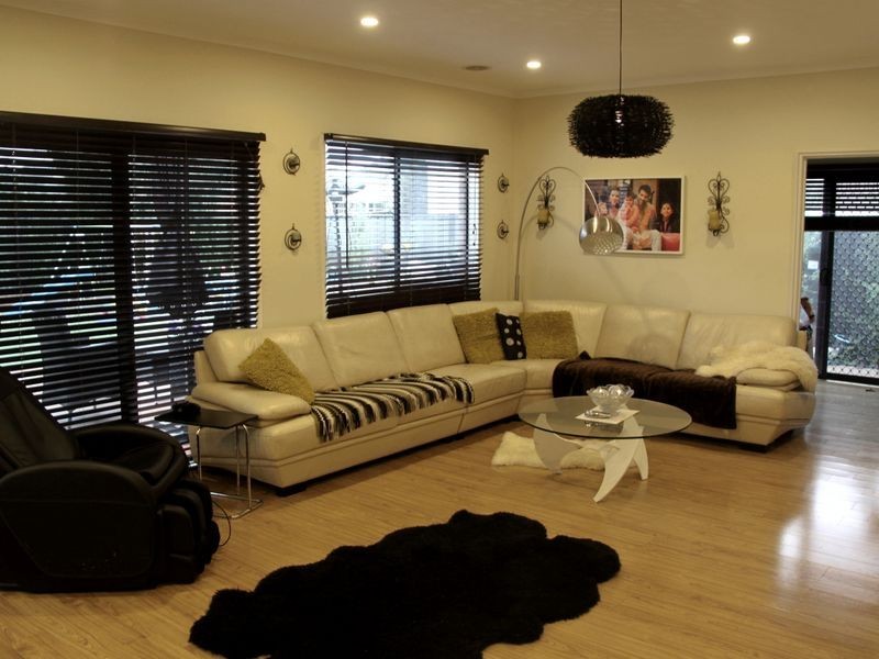 33 May Gibbs Circle, Point Cook VIC 3030