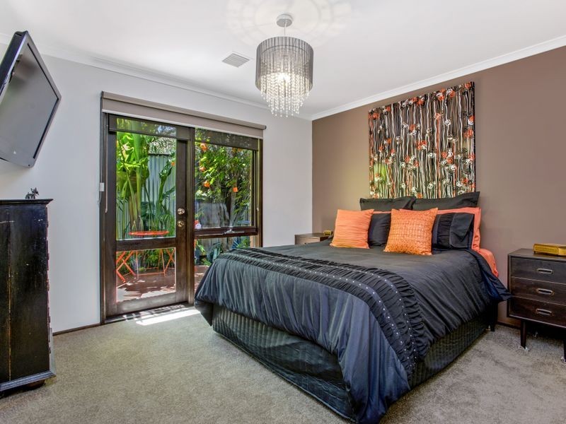 8 Royal Court, Altona Meadows VIC 3028