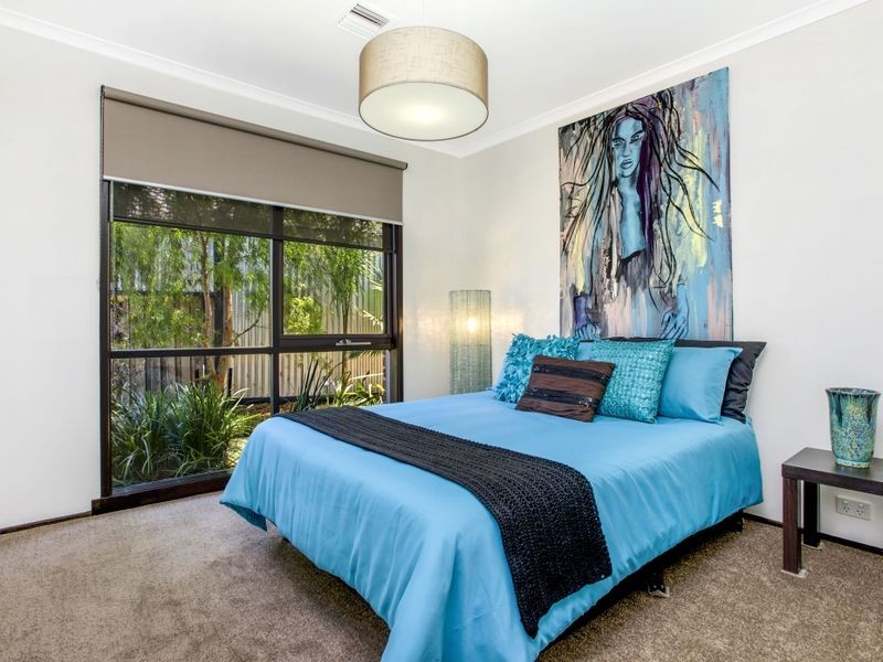 8 Royal Court, Altona Meadows VIC 3028