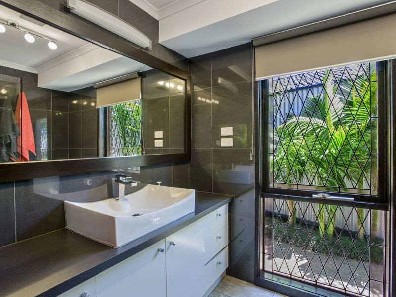 8 Royal Court, Altona Meadows VIC 3028