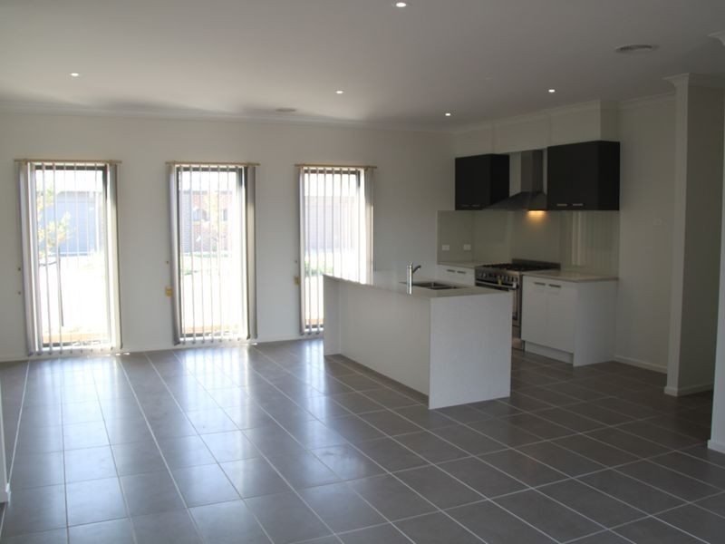 34 Risdon Circuit, Tarneit VIC 3029