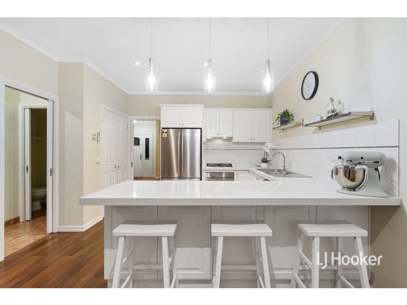 18 Kerford Crescent, Point Cook VIC 3030