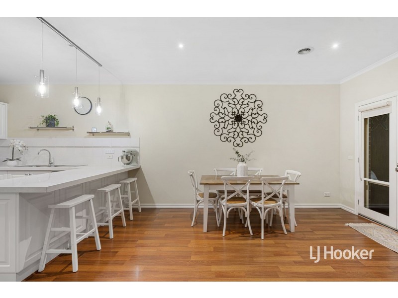 18 Kerford Crescent, Point Cook VIC 3030