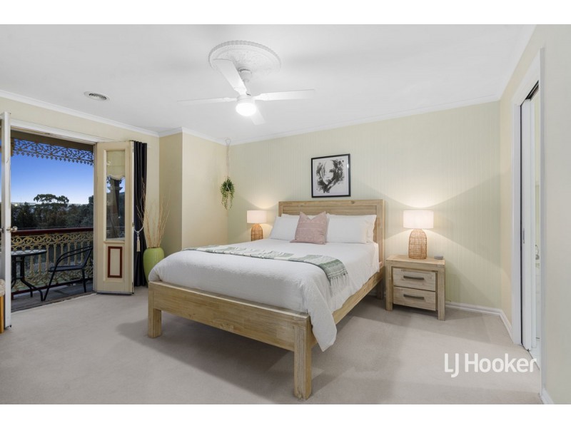 18 Kerford Crescent, Point Cook VIC 3030