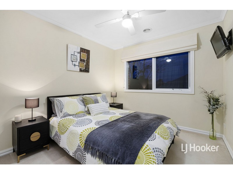18 Kerford Crescent, Point Cook VIC 3030