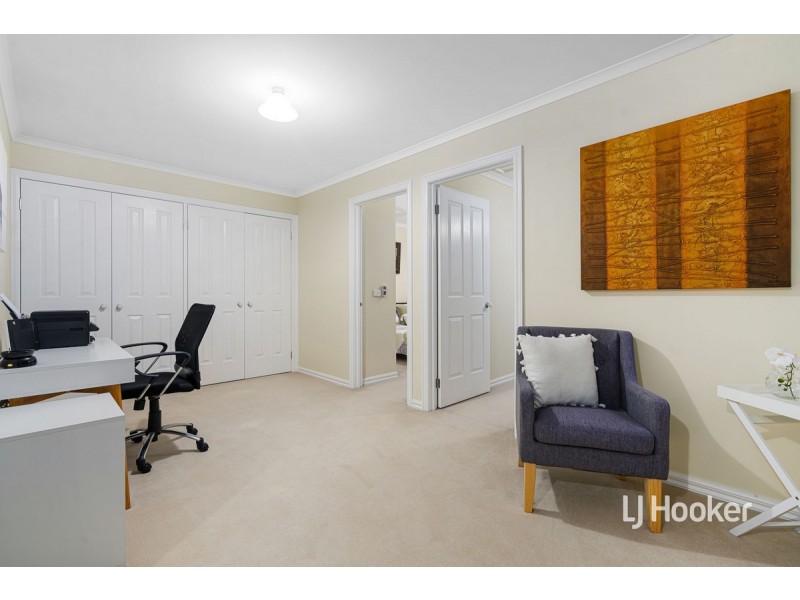 18 Kerford Crescent, Point Cook VIC 3030