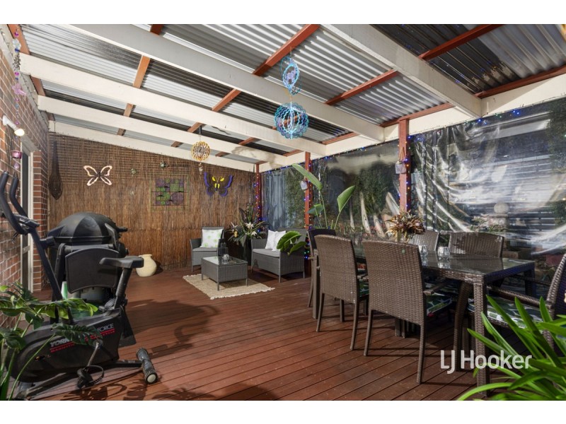 18 Kerford Crescent, Point Cook VIC 3030