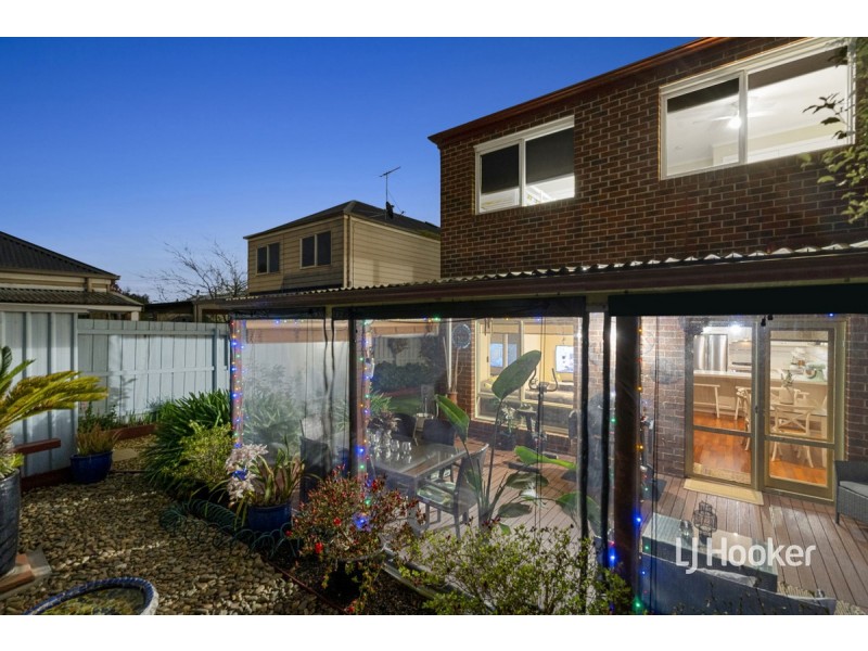 18 Kerford Crescent, Point Cook VIC 3030
