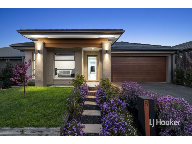 8 Bay Way, Point Cook VIC 3030