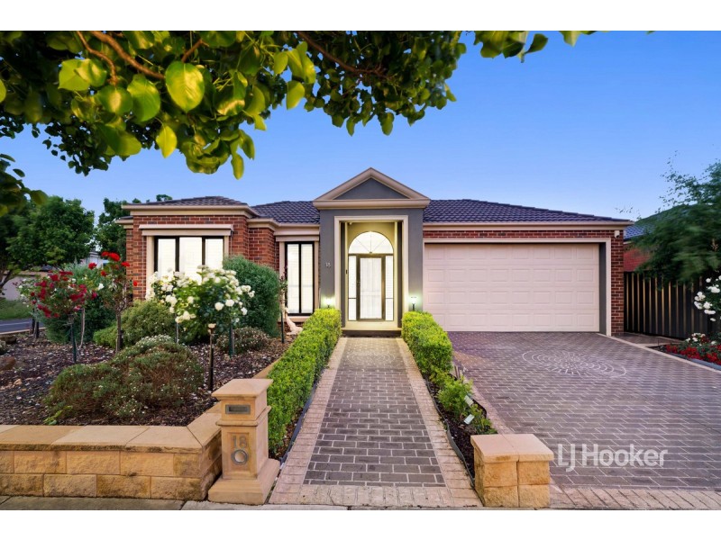 18 Trapani Avenue, Point Cook VIC 3030