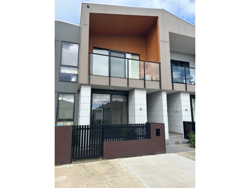 21 Carrick Street, Point Cook VIC 3030
