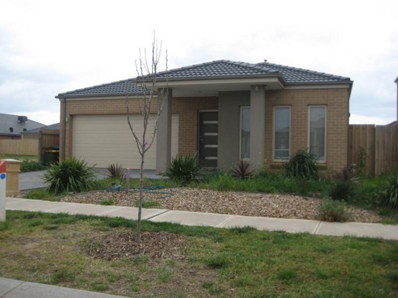 10 Glider Street, Point Cook VIC 3030