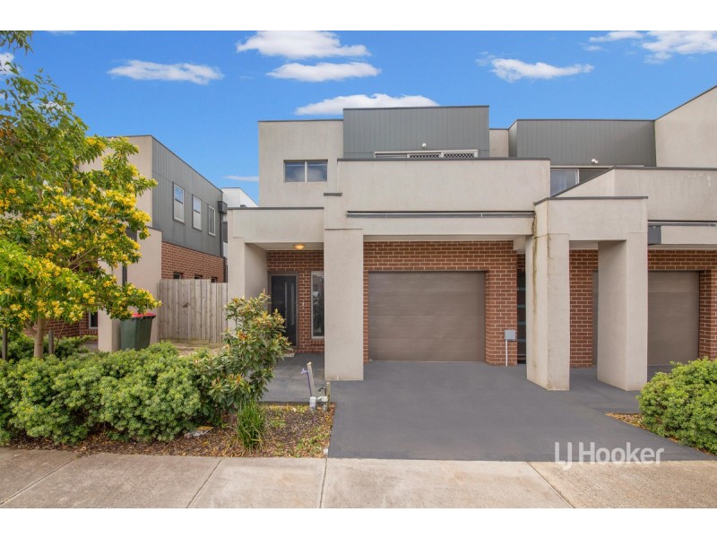 36/64 Escapade Boulevard, Craigieburn VIC 3064