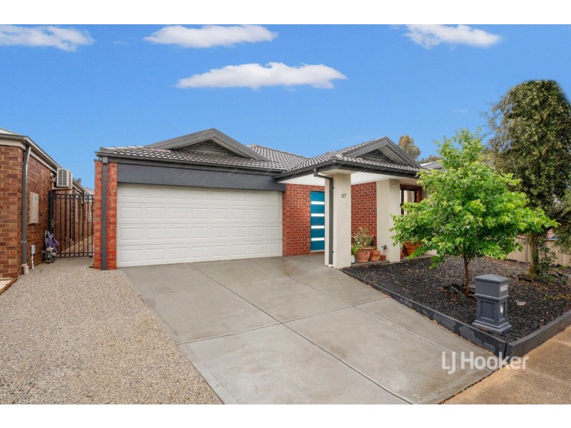 37 Rockpool Road, Truganina VIC 3029
