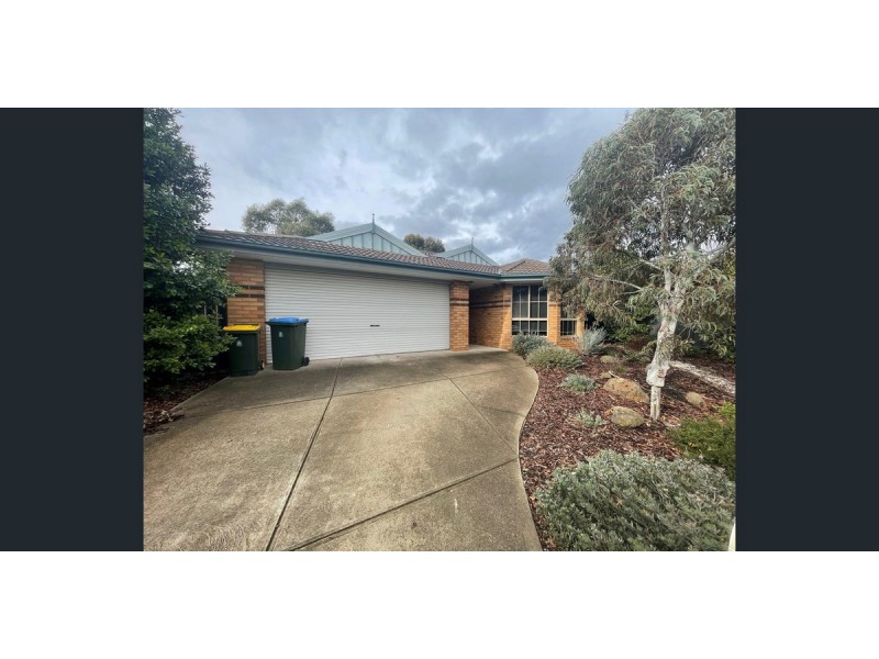 17 Whitlam Green, Point Cook VIC 3030