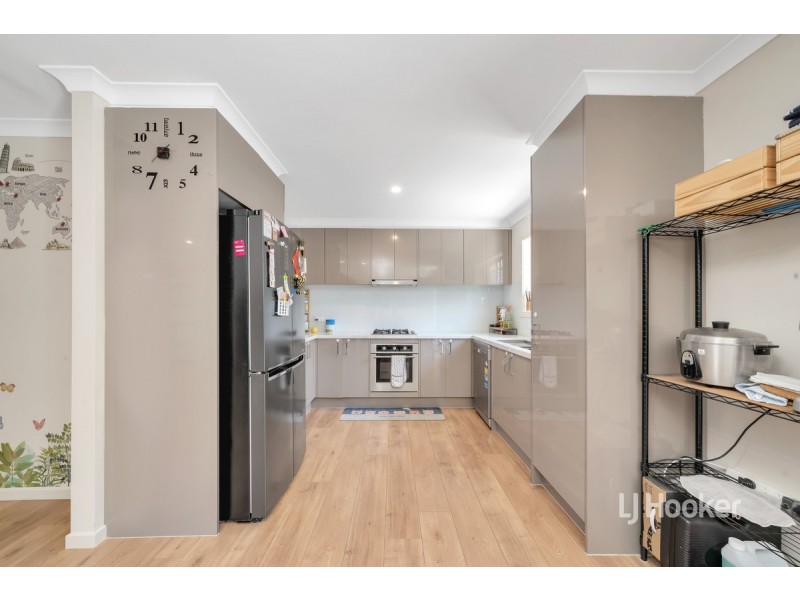 3/8 Redwood Drive, Hoppers Crossing VIC 3029