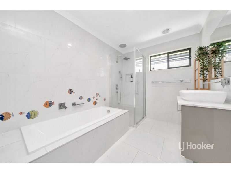 3/8 Redwood Drive, Hoppers Crossing VIC 3029