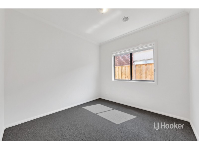 19 Fox Walk, Truganina VIC 3029