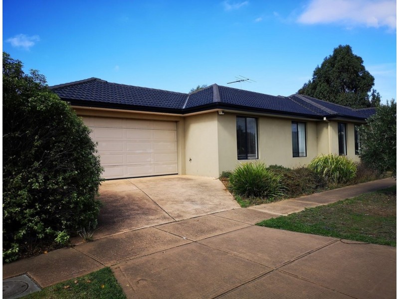 98 Middle Park Drive, Point Cook VIC 3030