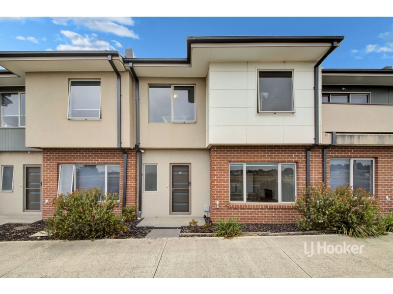 10/64 Escapade Boulevard, Craigieburn VIC 3064