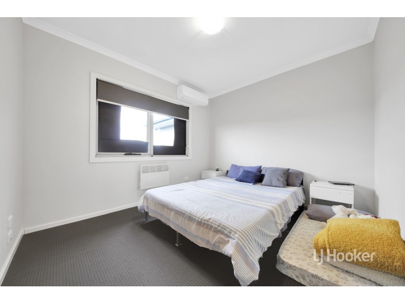 10/64 Escapade Boulevard, Craigieburn VIC 3064